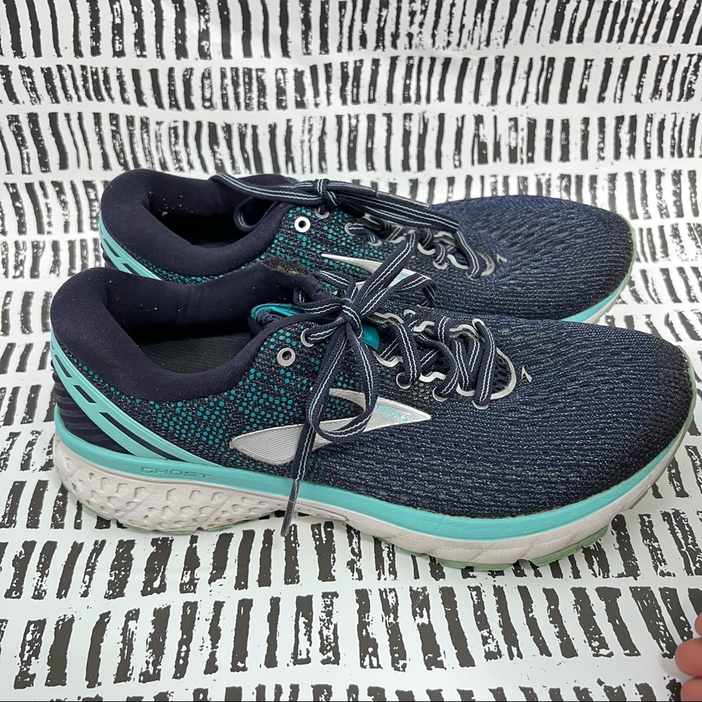 Brooks ghost 11 womens sneakers size 8.5